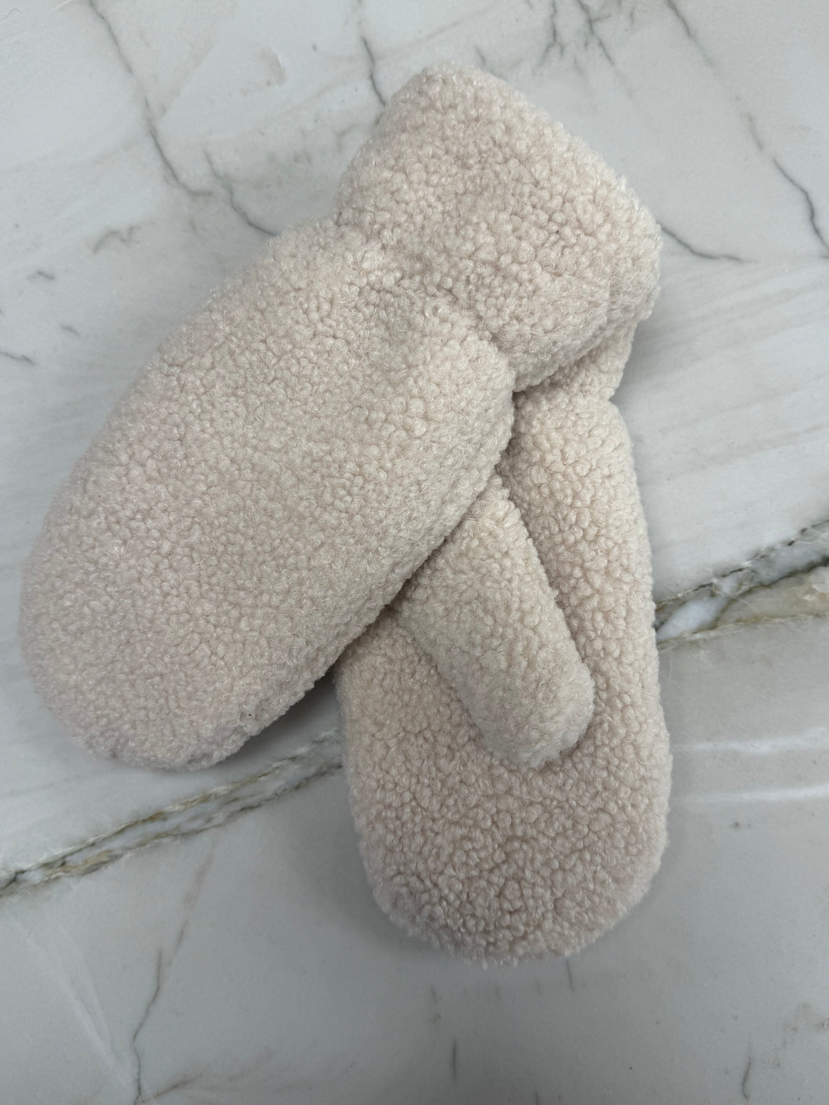 Cest Moi Teddy Mittens In Ivory