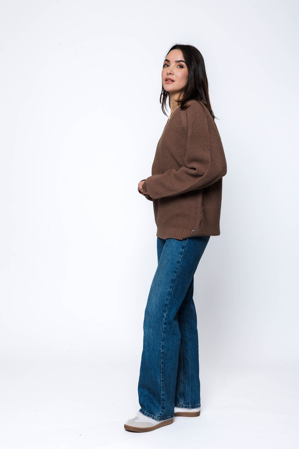 Orb Leandra Vee Neck Pullover In Cocoa