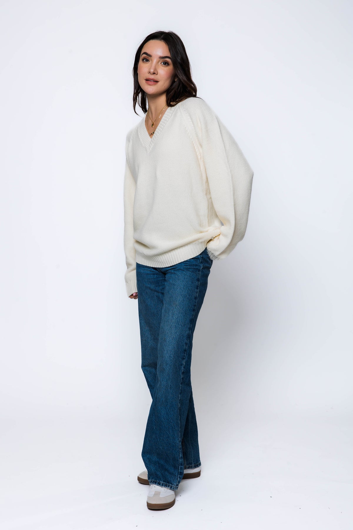 Orb Leandra Vee Neck Pullover In Winter White